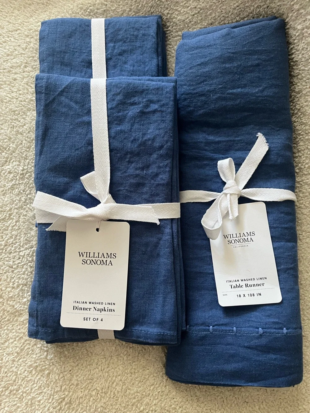 William Sonoma Italian Linen Table Runner & Napkin Set (8)